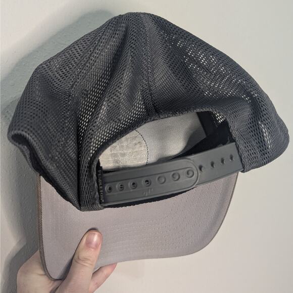 Pendleton Sunset Mountain Logo Patch Gray Mesh Snapback Trucker Hat 110 Flex Fit - Picture 7 of 8